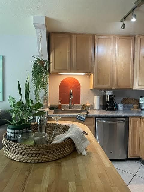 Fully functional kitchen to include garbage disposal, dishwasher, microwave, pots, pans, silverware, dishes, the works...you get it.