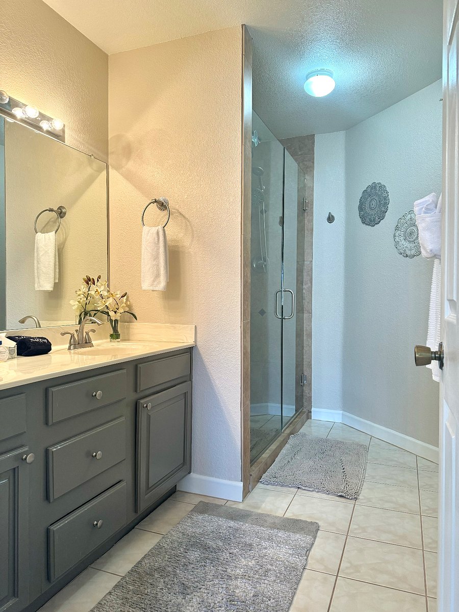 Main en suite