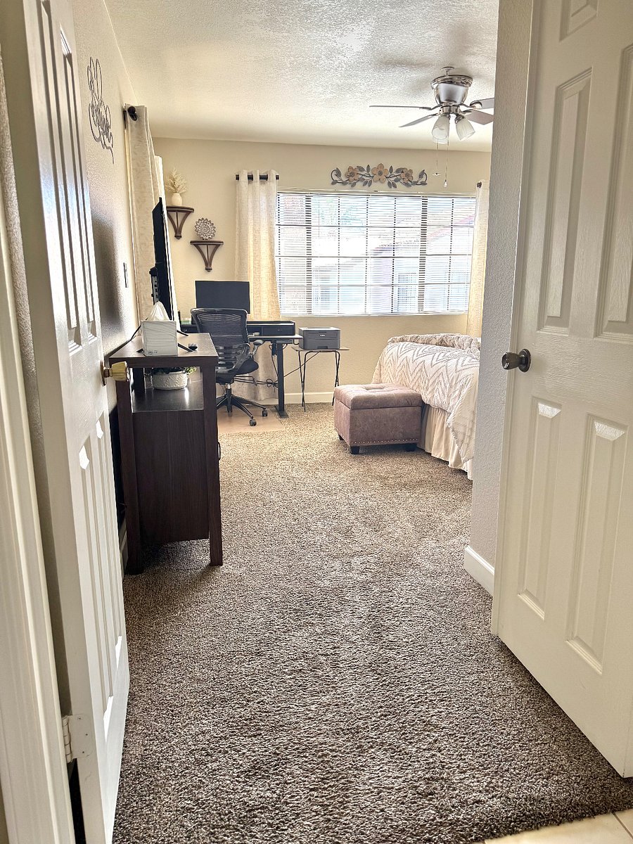 Entry to primary bedroom