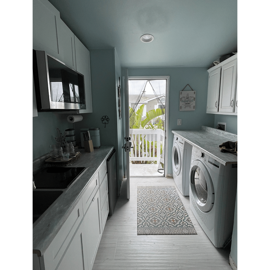 Beautiful Kitchenette; 90% a full size kitchen. Full size fridge, W/D, dishwasher, Invection hot plates for cooking and air fryer convection microwave that does it all :) Crockpot and more...Never had a complaint yet! *walk out that door to the BEACH IN TWO MINS!