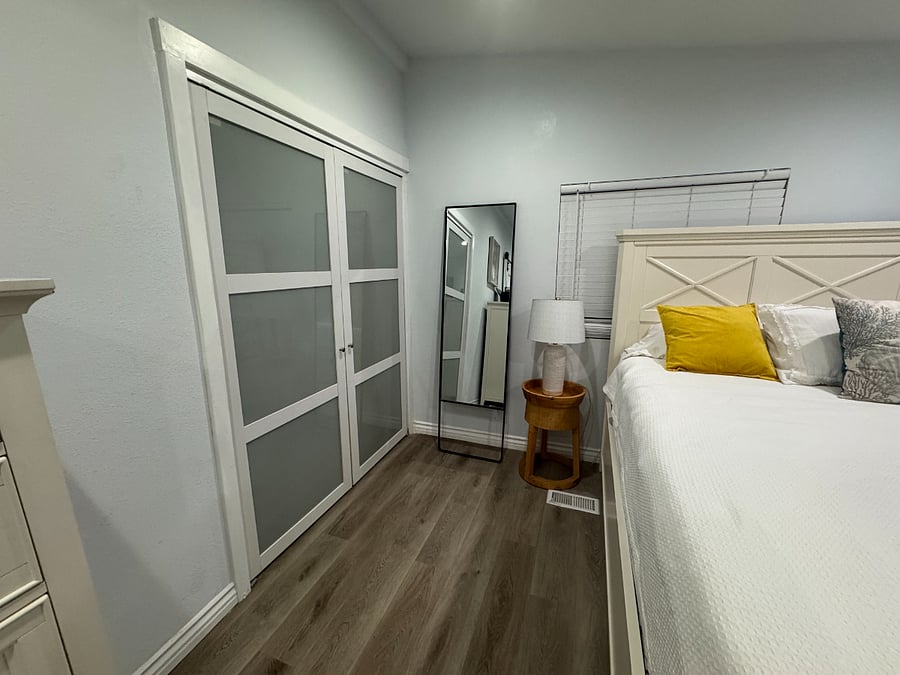 Nice full size close and plenty of storage; looking for a Organized and Clean Amazing Person