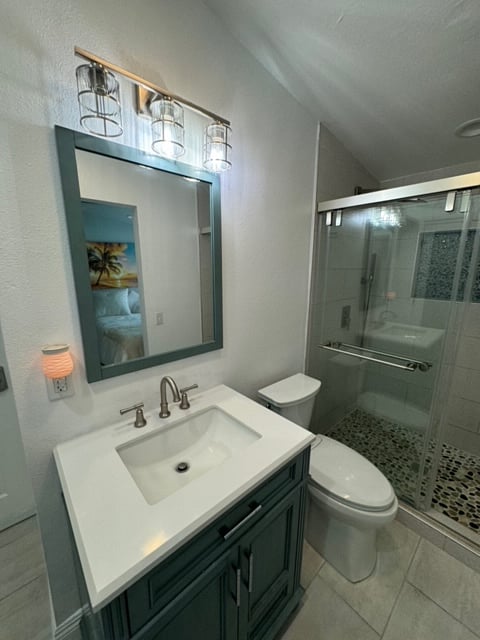 Upgraded HUGE showers 