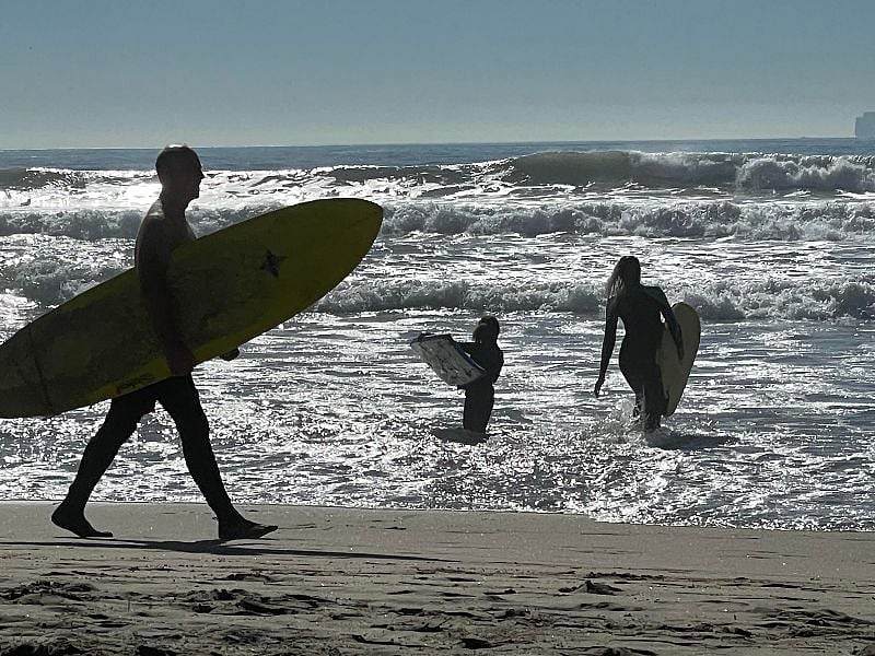 Learn to surf in surf city. Watch live the world surfing competition, the blue angels air show and so many concerts on the beach all year long. 