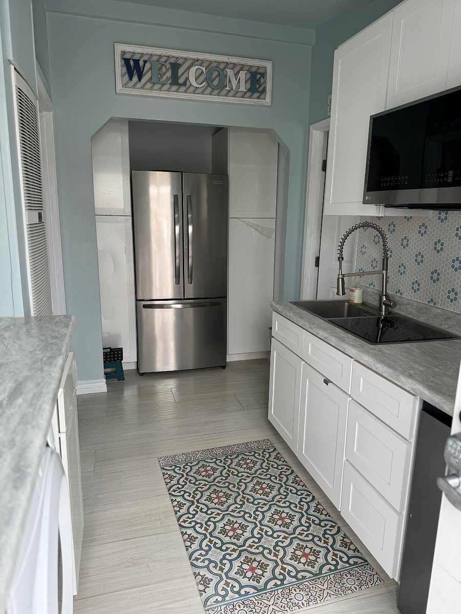 Entryway from outside in