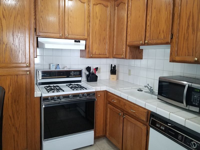 Furnished Finder property 281150_1 photo 3