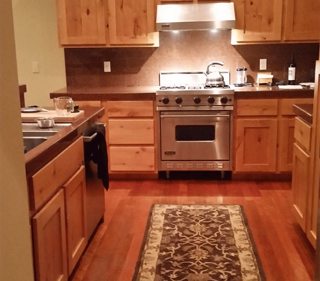 Gourmet kitchen