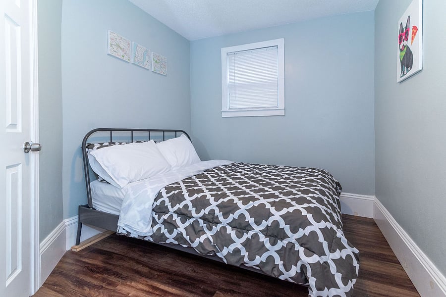Bed room 2 with Comfortable Queen size bed.