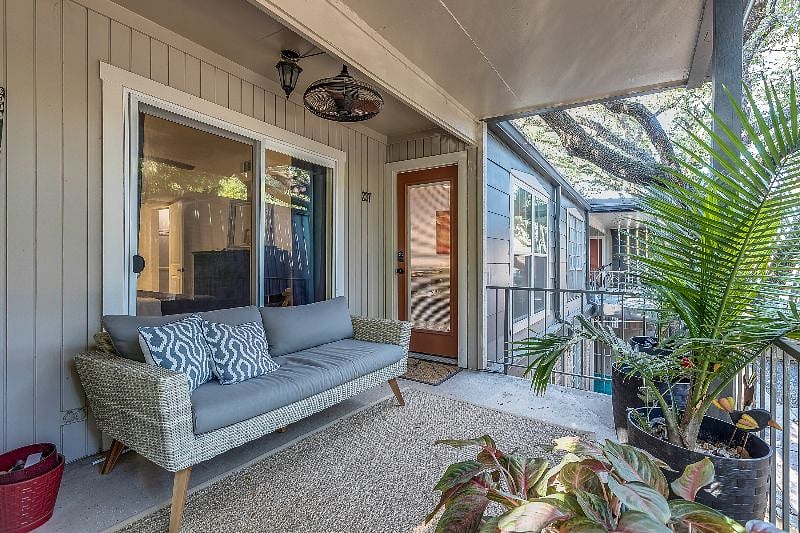 Lovely outdoor sitting area