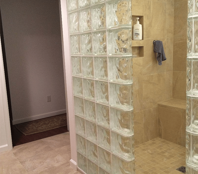 entrance to shower & hallway