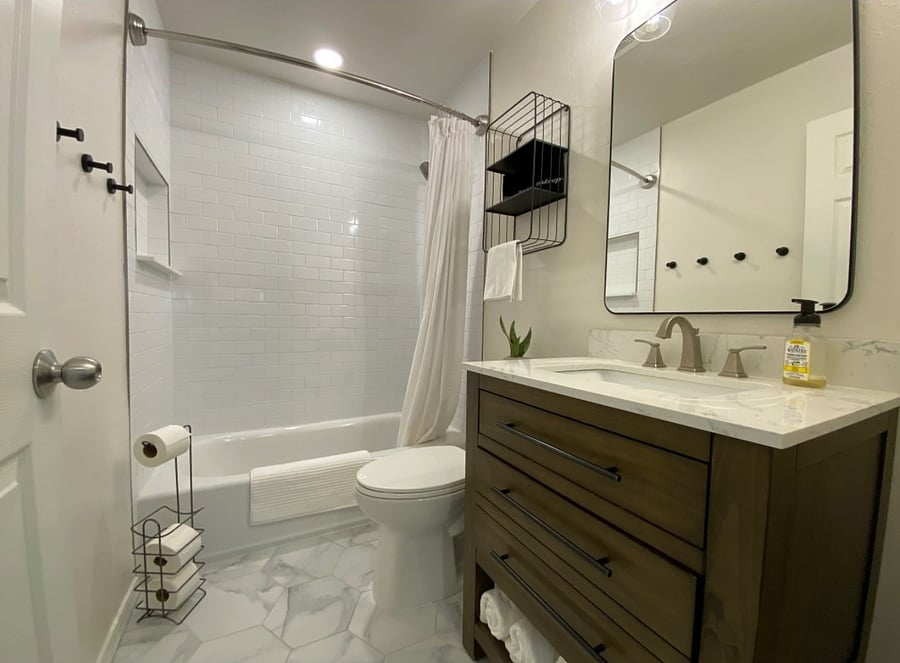 Hall Bath 2