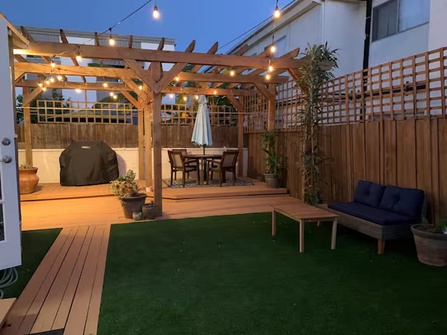 Private backyard, fully fenced. 3 burner Weber BBQ. Perfect for enjoying our gorgeous SD weather. Very tranquil in the evening with the outdoor lighting.