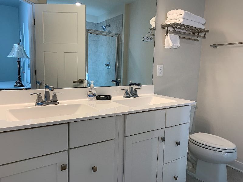 Private full bathroom