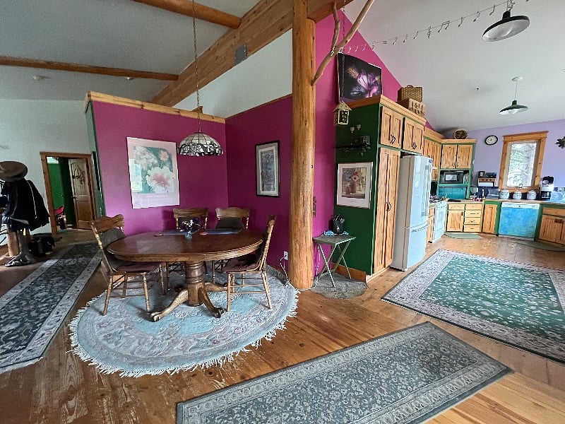 Spacious dining area off kitchen