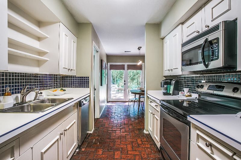 Furnished Finder property 284576_1 photo 11