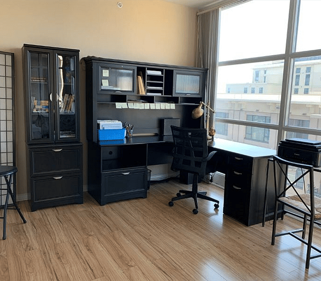 Den;  notice the screen on the left;  you can separate the den as a defined work space.
