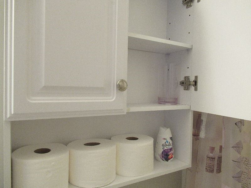 Toilet tissue is provided.