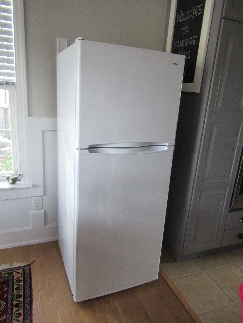 Guest refrigerator. All the space you need.