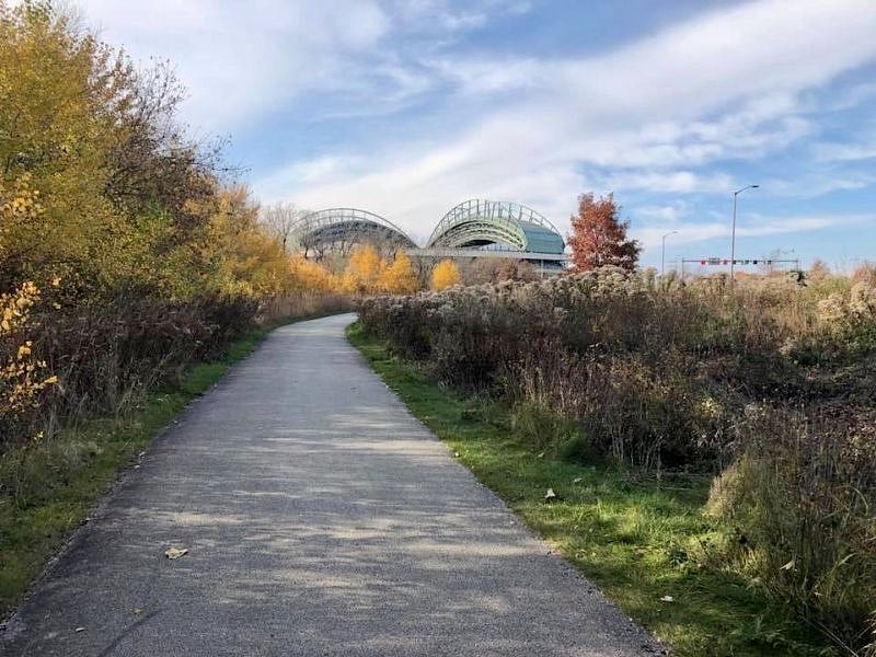 The Hank Aaron trail is down the block and goes from the Lake front 12 miles west!Makes a great bike ride to downtown activities! Or walk to see the Brewers.