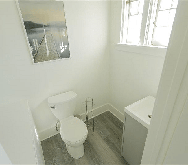 Half bath - Room 1