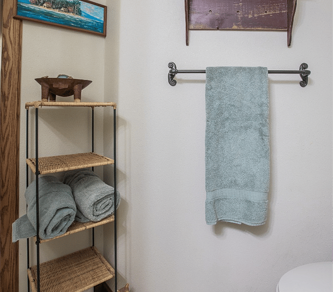 Private bathroom for room 1