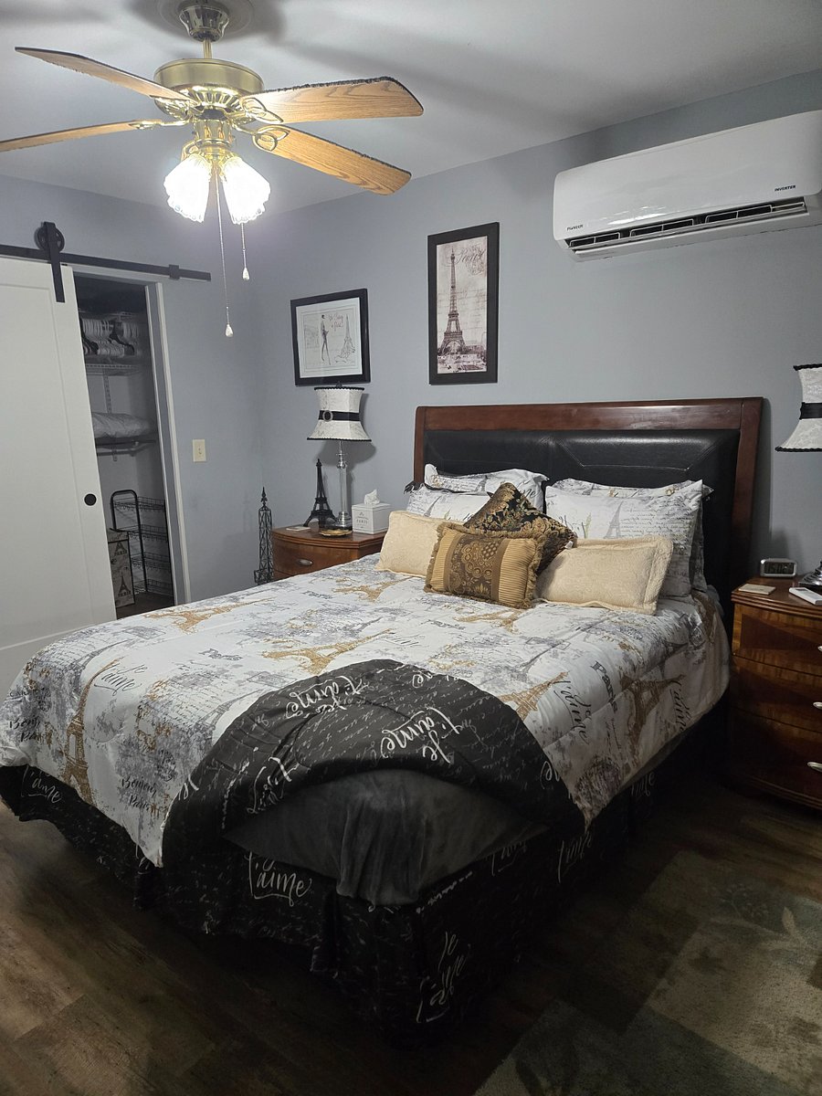 Reversible
bedspread