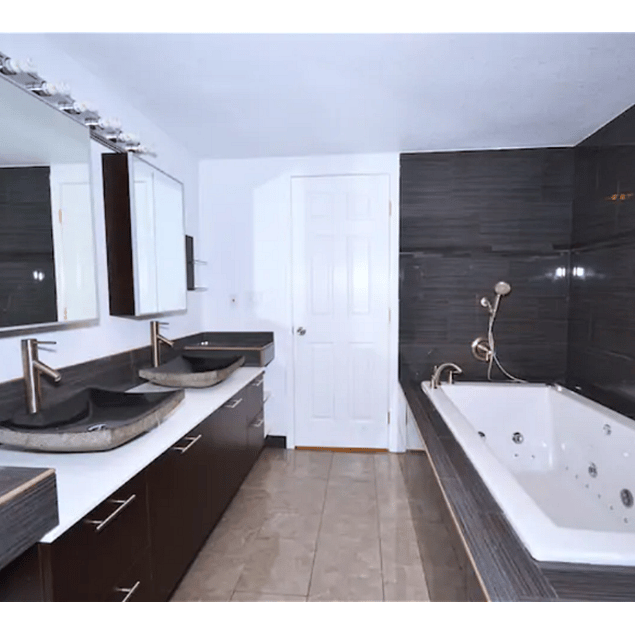SUITE Bathroom
