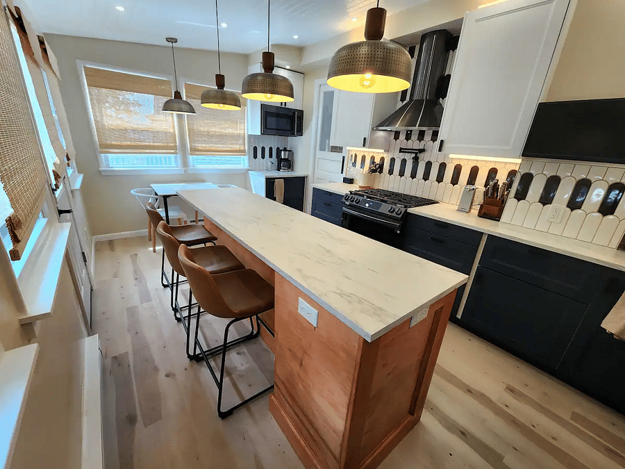 Huge 18 x10 kitchen