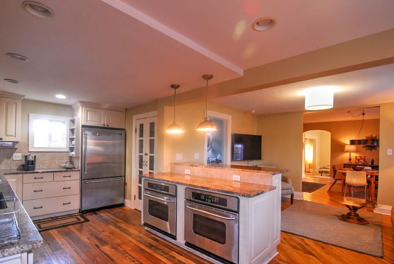 Kitchen - double convection ovens