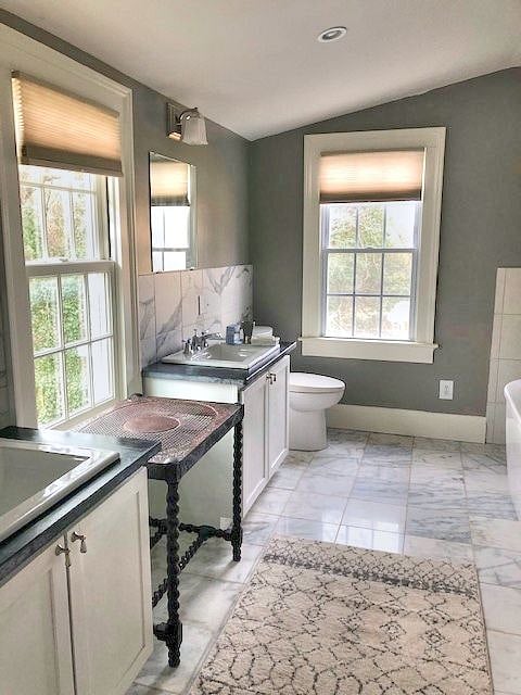 Master bath - upstairs