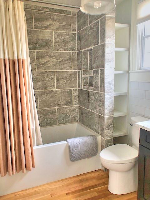 2nd Bath upstairs