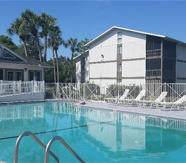 Sparkling swimming pool