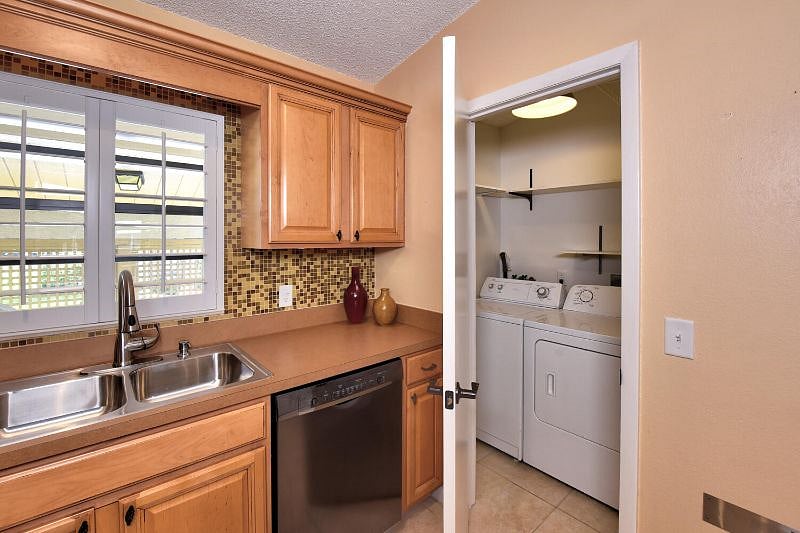 Furnished Finder property 285607_1 photo 17