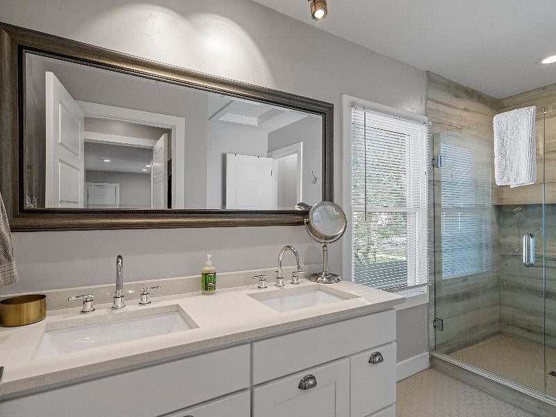 En-suite bathroom