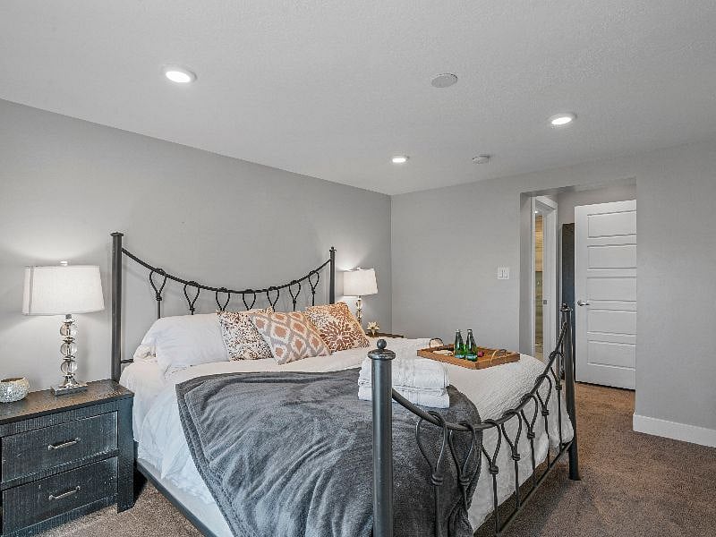Master Bedroom with King 