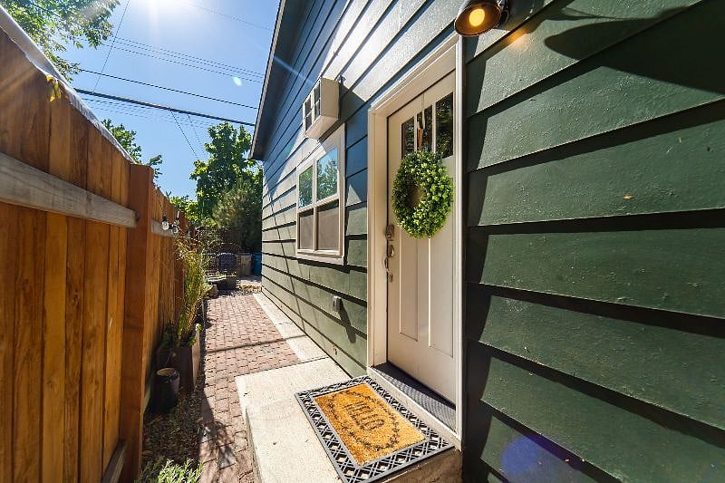 Private entrance with video monitoring