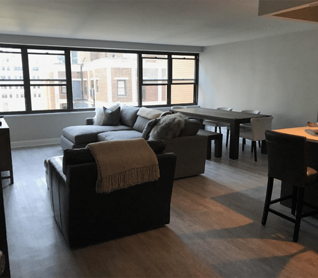 Ample windows which allow the natural light to fill out the apartment 