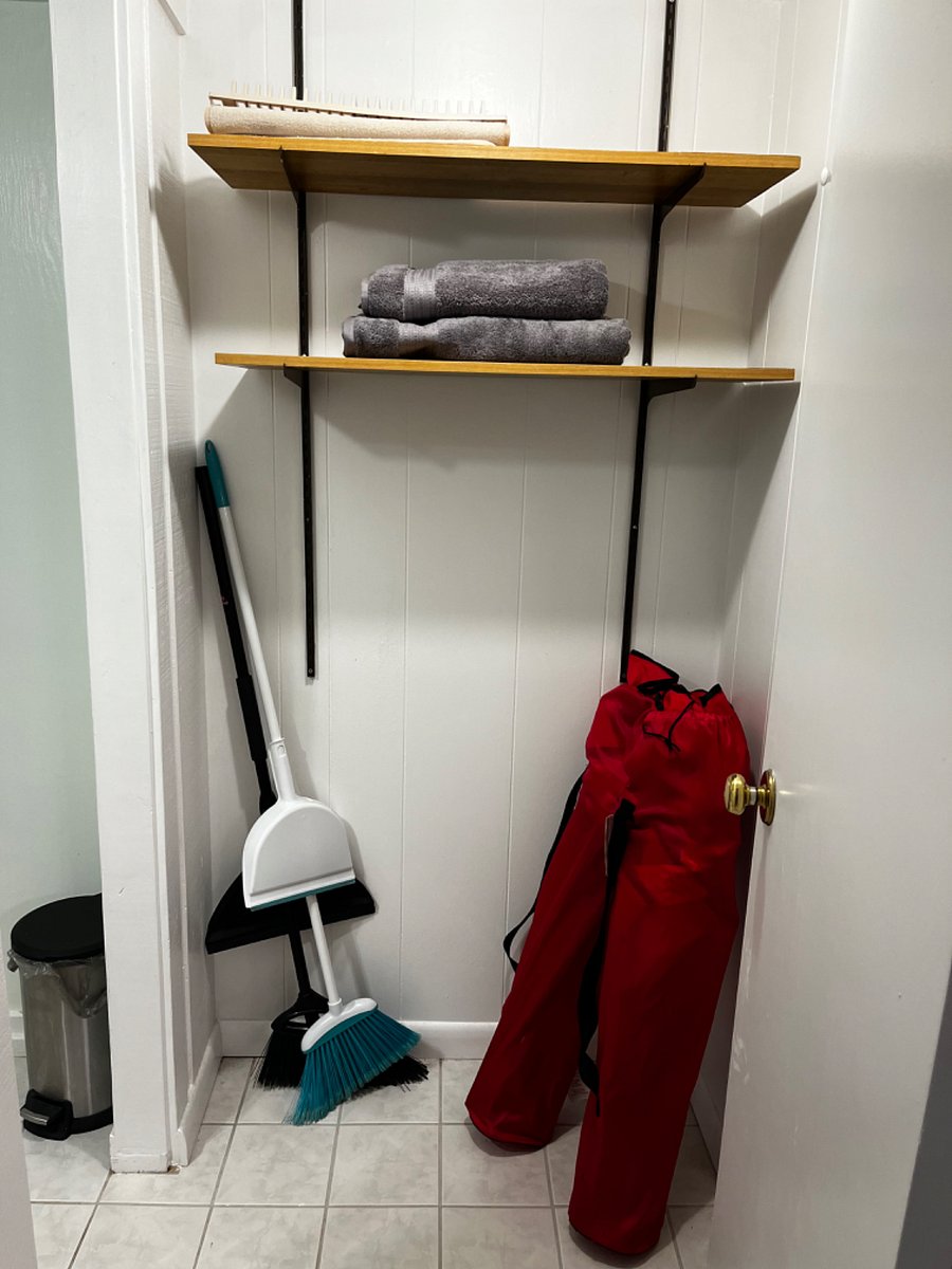 Bath linen storage