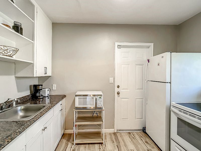 The first look of your new kitchen. You have all of our kitchen essentials in here. Let's take a look...