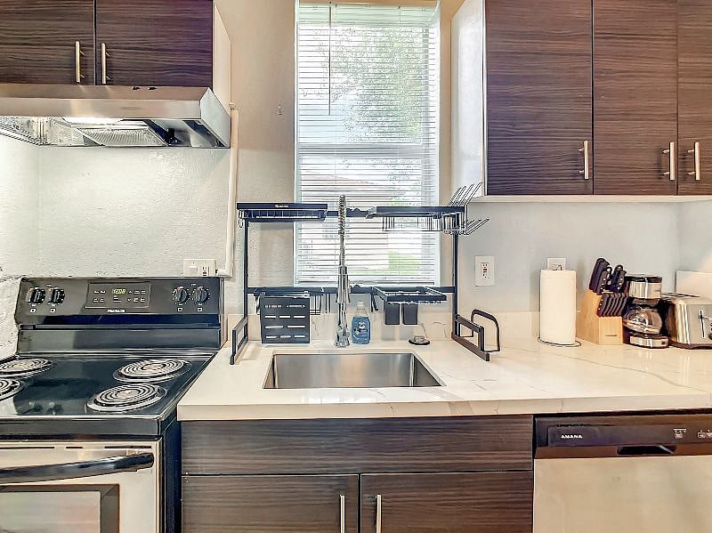 Here's a closer view of just one half of the kitchen.