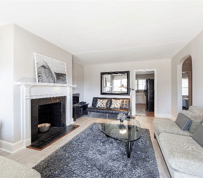 Comfortable living room with plenty of light. TV, ROKU and high speed internet (1000 mbps) are provided for your surfing and streaming needs.