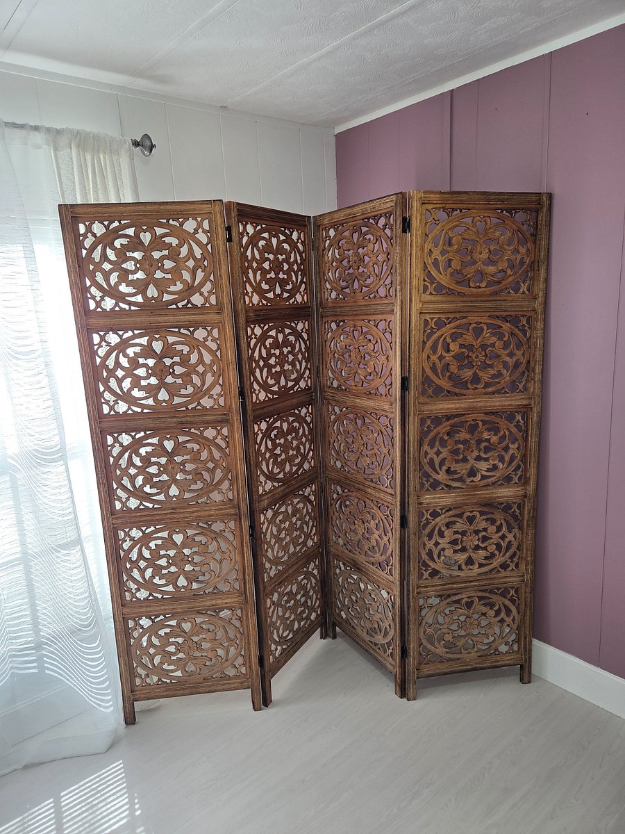 Wooden Screen in 2nd Bedroom