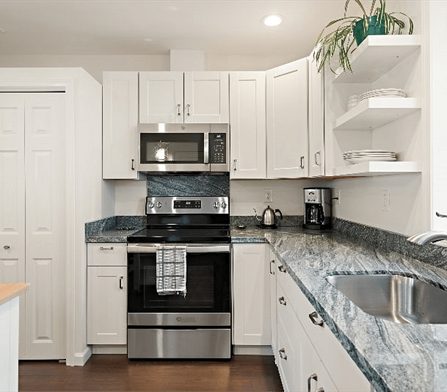 Full size kitchen. Granite counter-tops.