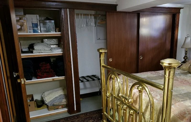 There's a removable rack at the right end for storing blankets, pillows, or whatever you want!