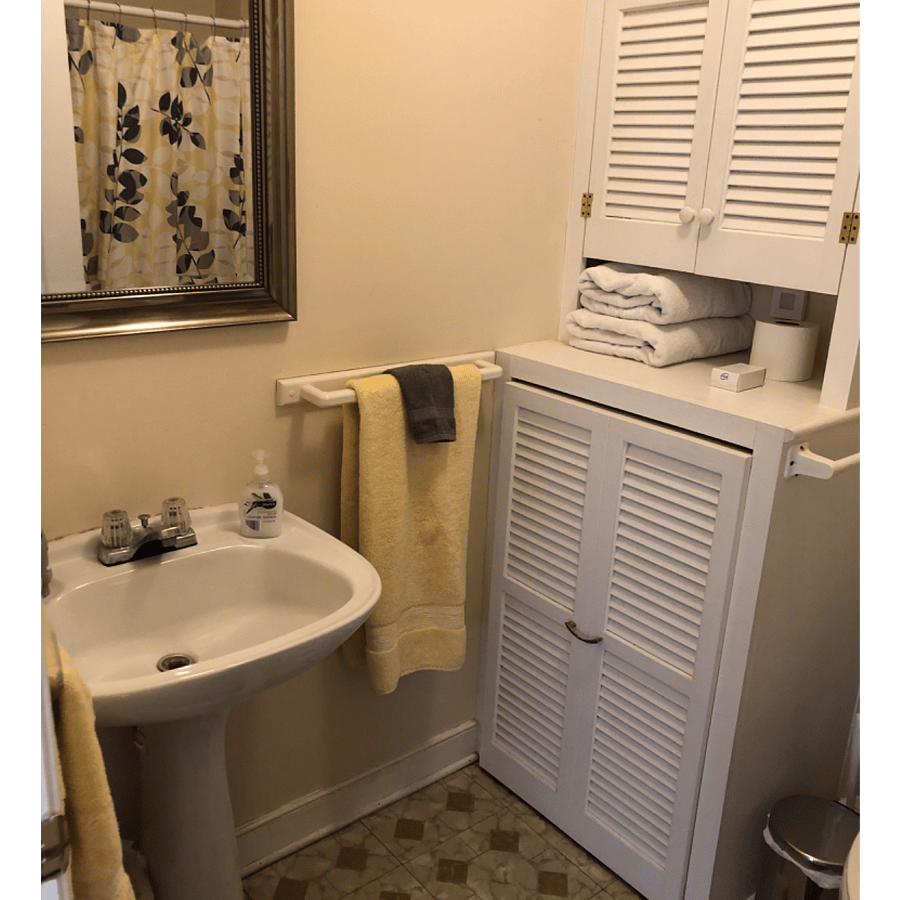 2nd bathroom also has a shower!