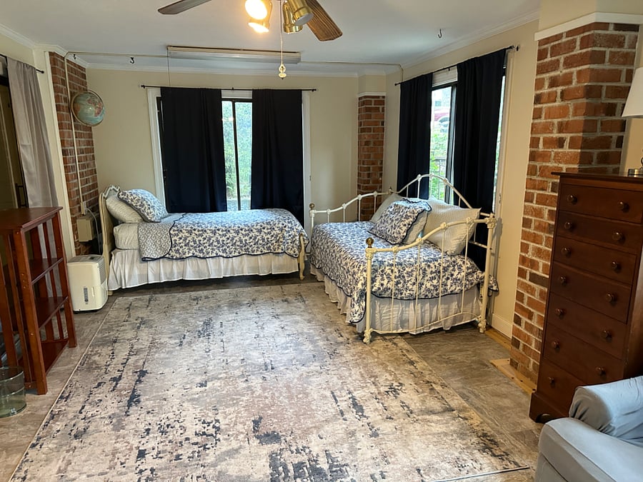 Lovely large 2nd bedroom!