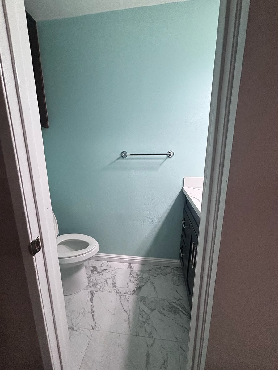 1/2 bathroom downstairs