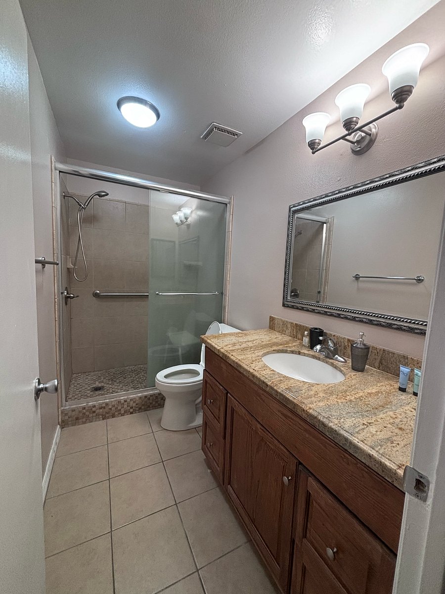 Private Full Bathroom