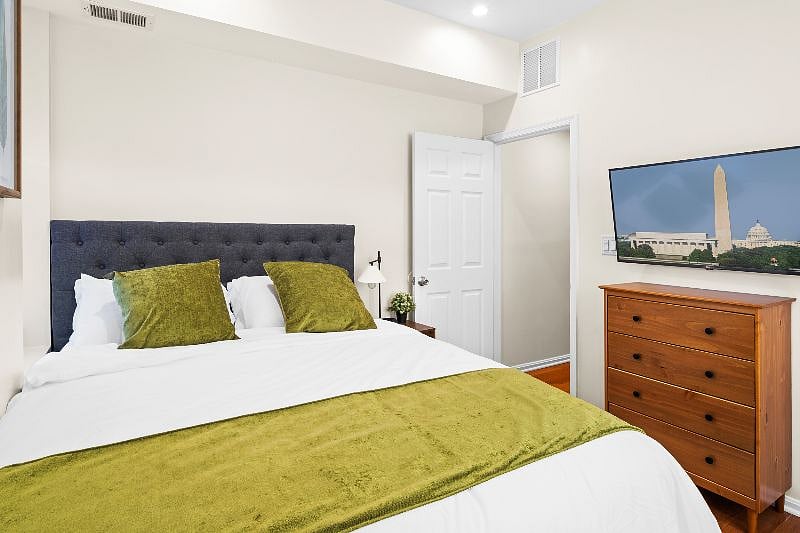Furnished Finder property 287054_2 photo 32