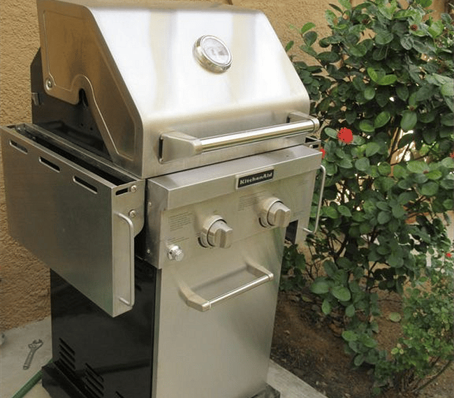 Grill in front courtyard