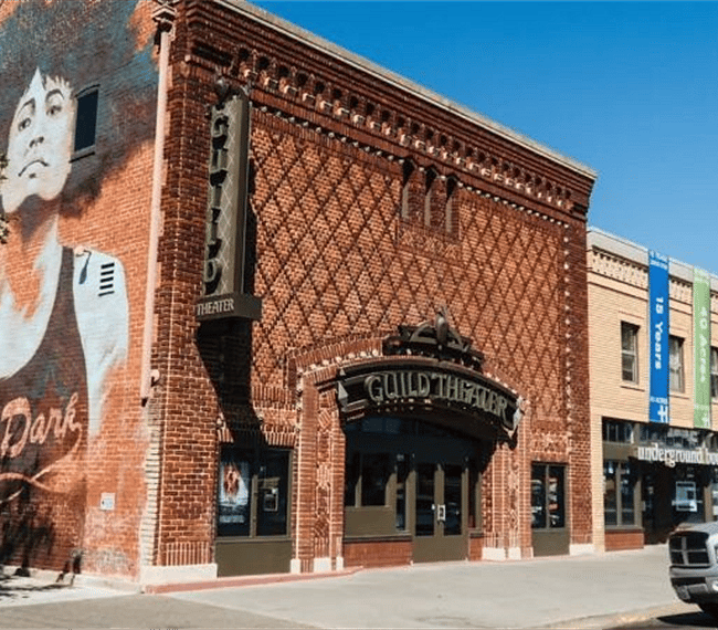 Historic Oak Park is full of small businesses, shops, restaurants, and nurseries. Gr